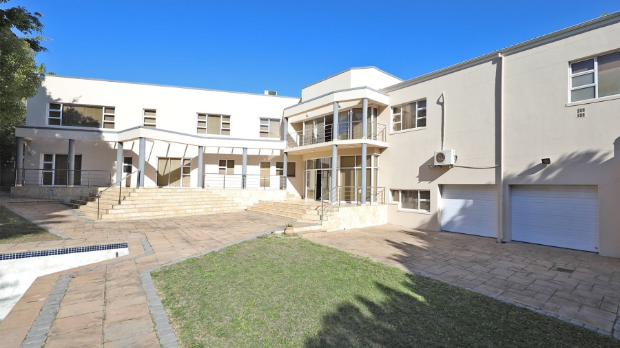 5 Bedroom Property for Sale in Plattekloof Western Cape